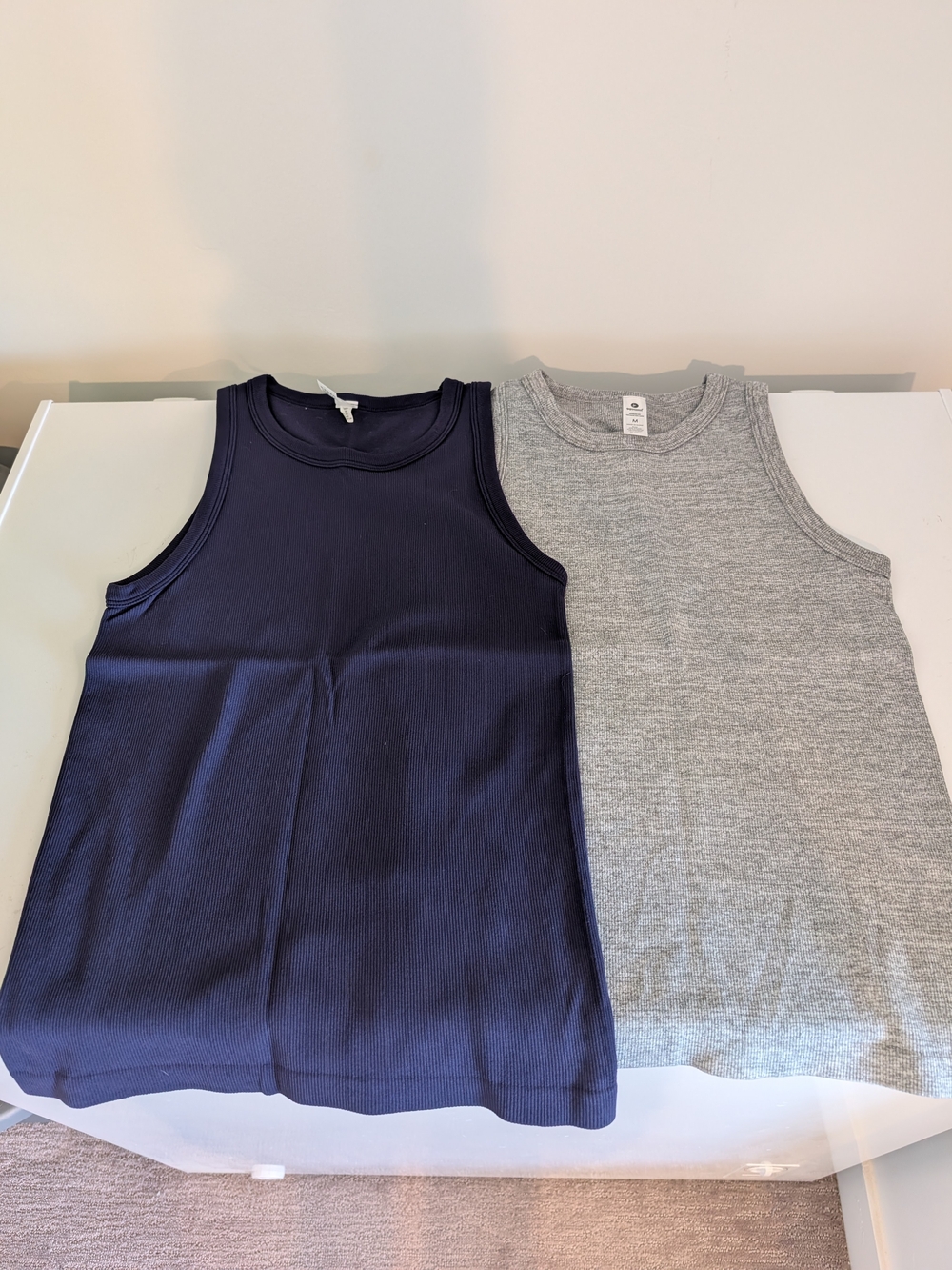 NWOT Women's Medium Tank Tops